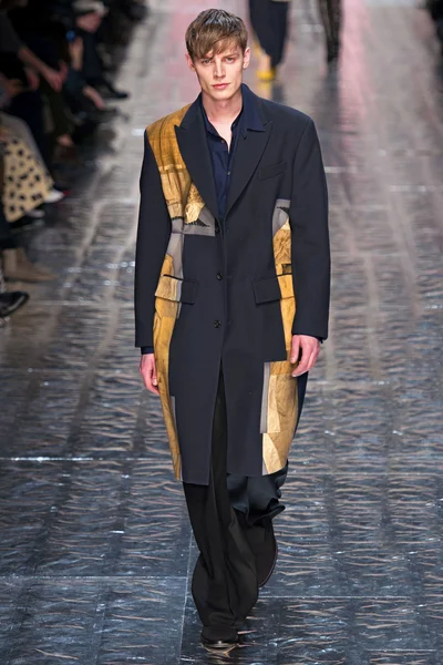Look 13